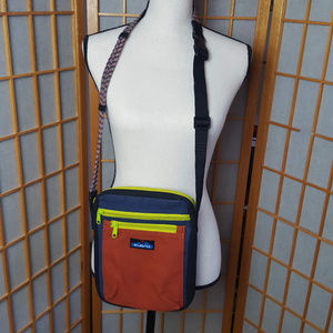kavu zippit crossbody bag